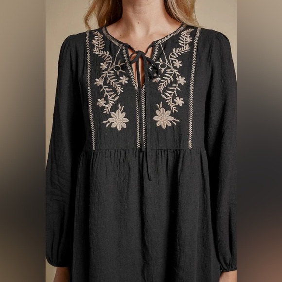 NWT Hem & Thread Bohemian Embroidered Top Lantern Sleeve Style Blouse - Picture 3 of 13